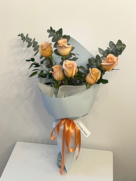 6 Peach Rose Bouquet