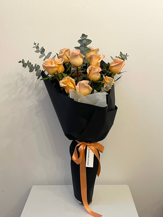 12 Peach Rose Bouquet