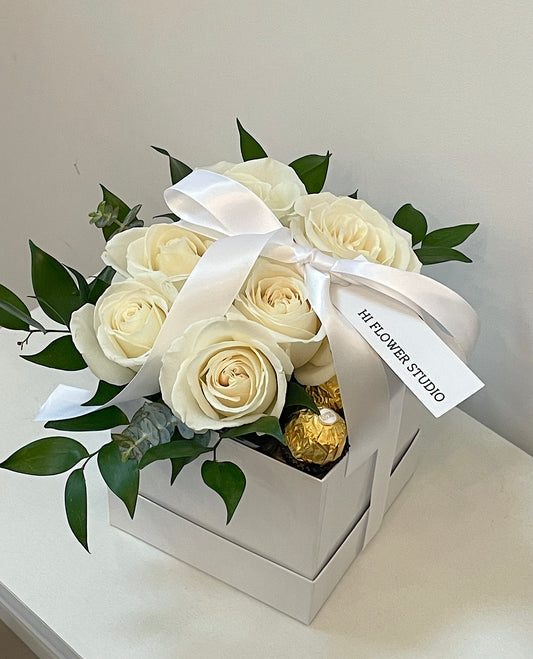 White Rose Box with Chocolate